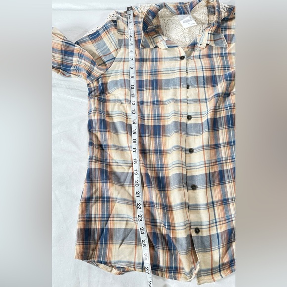 Kate and Sam NWT women’s crochet trim plaid flannel shirt.  Size M - Picture 6 of 7